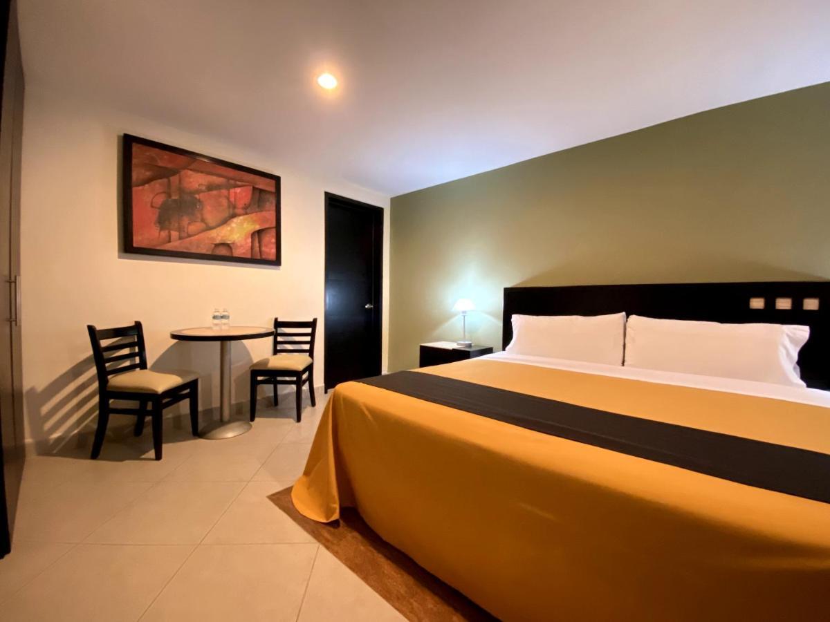 Hotel Escala Puebla Centro Bagian luar foto