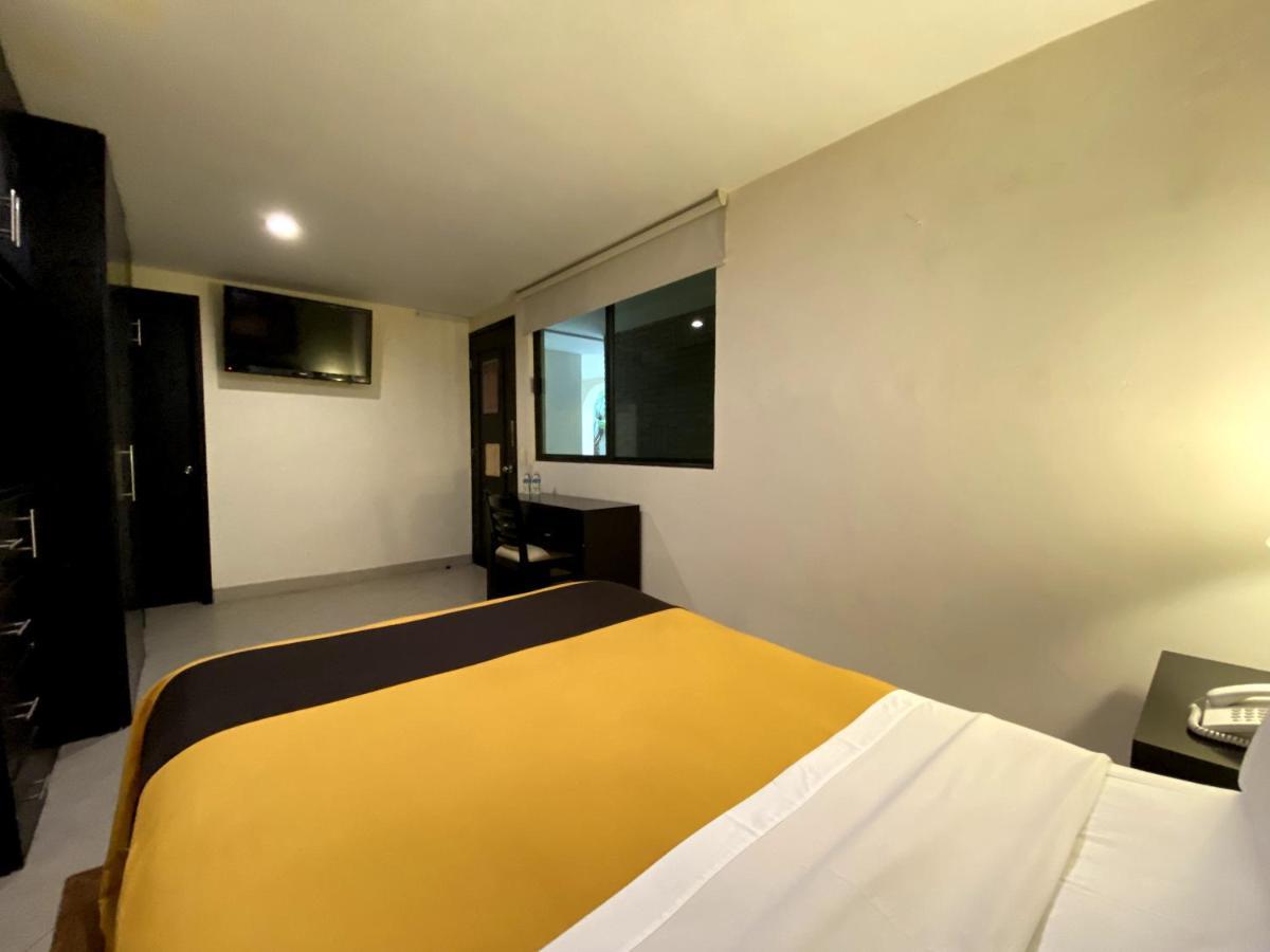 Hotel Escala Puebla Centro Bagian luar foto